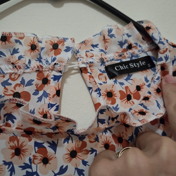 Chic style dress , Size S used like new - Picture 5 of 10